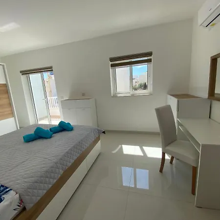 Sunshine Apartments Mellieha - Modern Two Bedroom Penthouse With Terrace Exterior photo