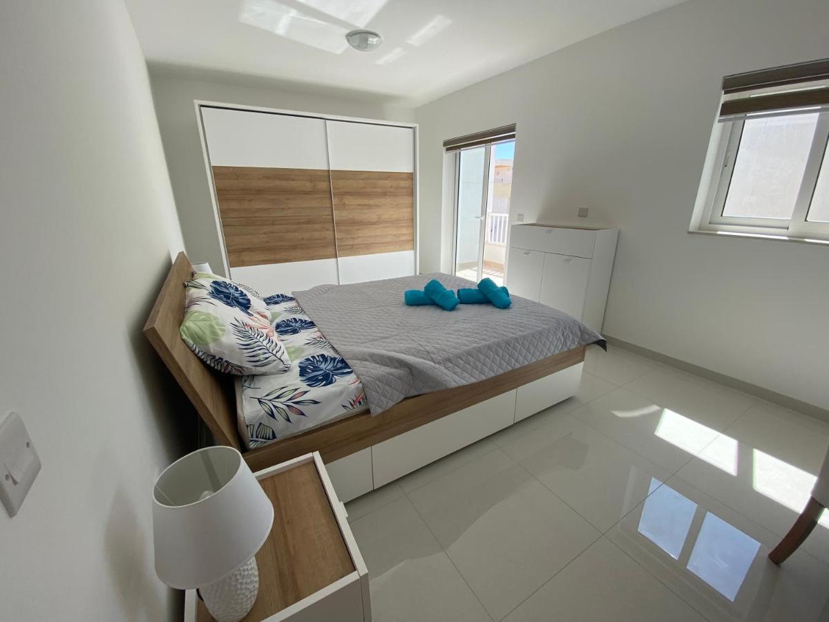 Apartment Sunshine - Modern Two Bedroom Penthouse With Terrace *