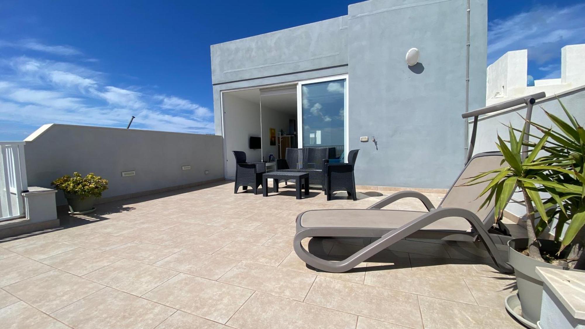 Sunshine - Modern Two Bedroom Penthouse With Terrace Mellieha