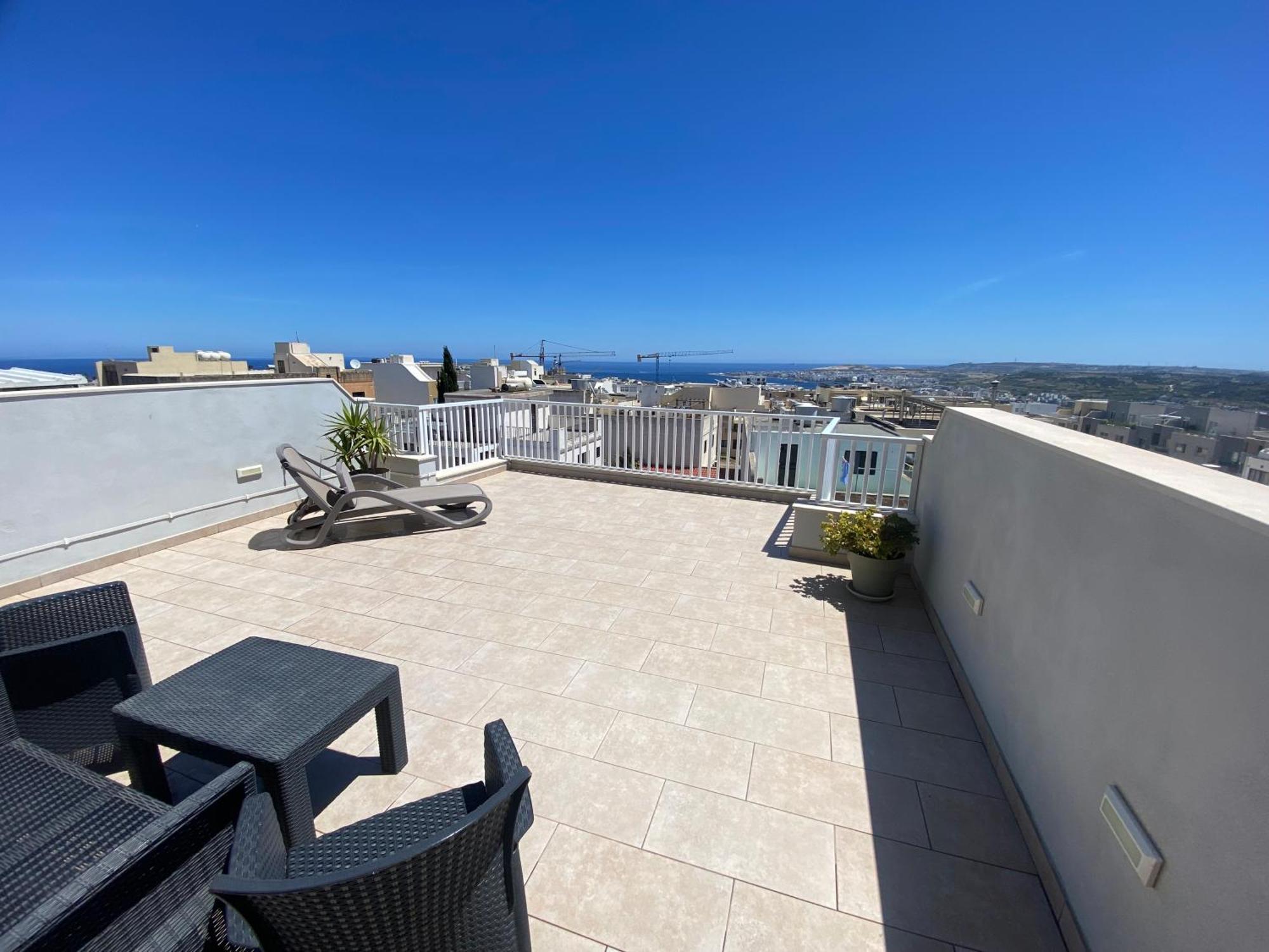 Sunshine - Modern Two Bedroom Penthouse With Terrace Apartment